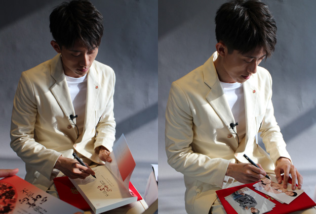 一個人最重要的素質(zhì)其實就是認清自己，不管多么的成功，不要忘記自己的初心，這是最重要的。