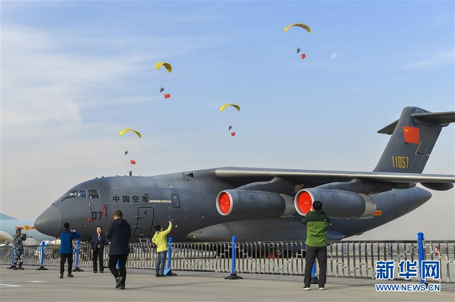 （社會(huì)）（6）慶祝人民空軍成立70周年航空開放活動(dòng)迎來(lái)首個(gè)公眾日