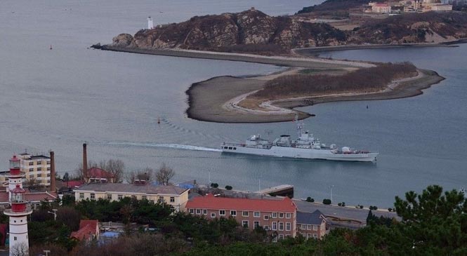 贊！網(wǎng)友俯拍解放軍旅順軍港