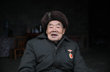 “死守陣地，決不能后退一寸”——記抗美援朝老兵黃忠茂
