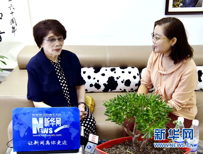 電波永不消逝，隨著時代發(fā)展傳播可能會有多種形式，年輕播音員要不忘初心，在如今優(yōu)越條件下更應(yīng)砥礪自己。
