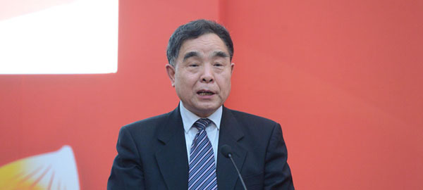 全國(guó)人大教科文衛(wèi)委員會(huì)主任委員、清華大學(xué)新聞出版學(xué)院院長(zhǎng)柳斌杰致辭