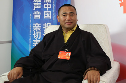 全國(guó)政協(xié)委員東寶仲巴·呼圖克圖做客新華網(wǎng)、中國(guó)政府網(wǎng)兩會(huì)訪談