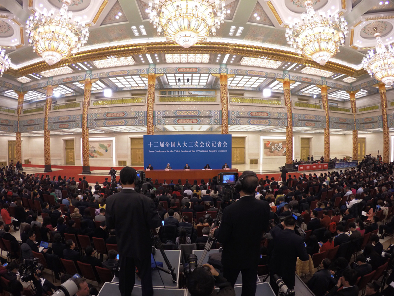3月15日，國務院總理李克強在北京人民大會堂與中外記者見面，并回答記者提問。 新華社記者陳曄華攝