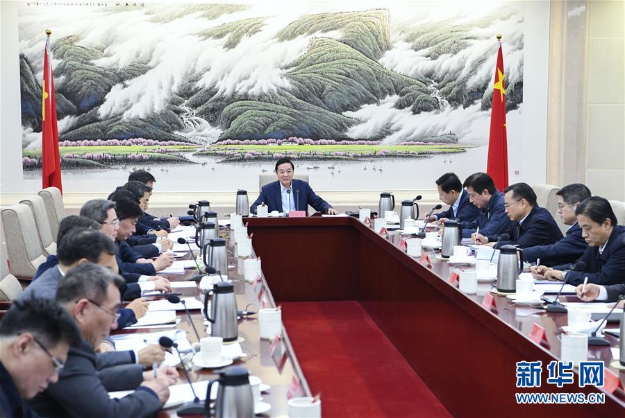 2月24日，中共中央政治局委員、中央書記處書記、中宣部部長劉奇葆出席國家高端智庫理事會(huì)擴(kuò)大會(huì)議。 新華社記者 張領(lǐng) 攝