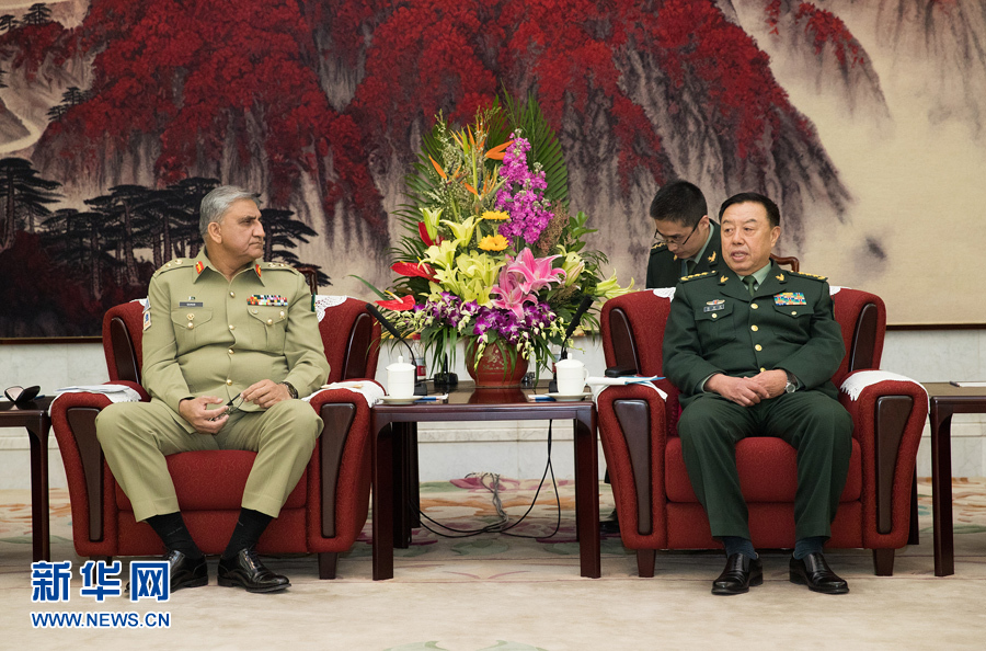 3月16日，中央軍委副主席范長龍會(huì)見來訪的巴基斯坦陸軍參謀長巴杰瓦。   新華社記者琚振華攝