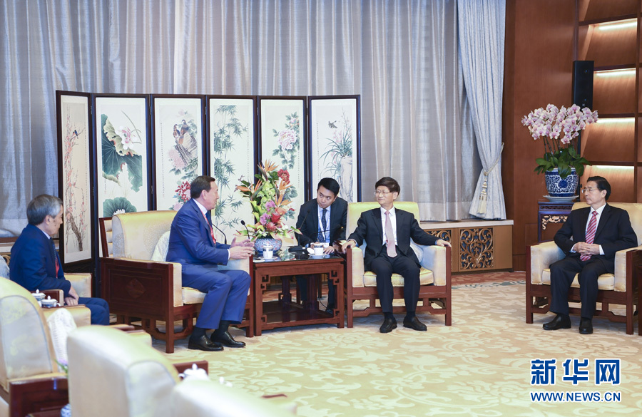 9月26日，中共中央政治局委員、中央政法委書記孟建柱在北京會見來華出席國際刑警組織第86屆全體大會的哈薩克斯坦內(nèi)務(wù)部長卡西莫夫。國務(wù)委員、公安部部長郭聲琨參加有關(guān)會見。新華社記者 張領(lǐng) 攝