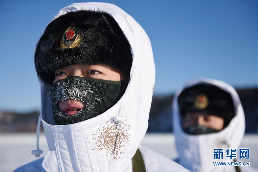 #（社會）（2）堅守在嚴(yán)冬——黑龍江塔河邊防官兵極寒天氣徒步巡邊