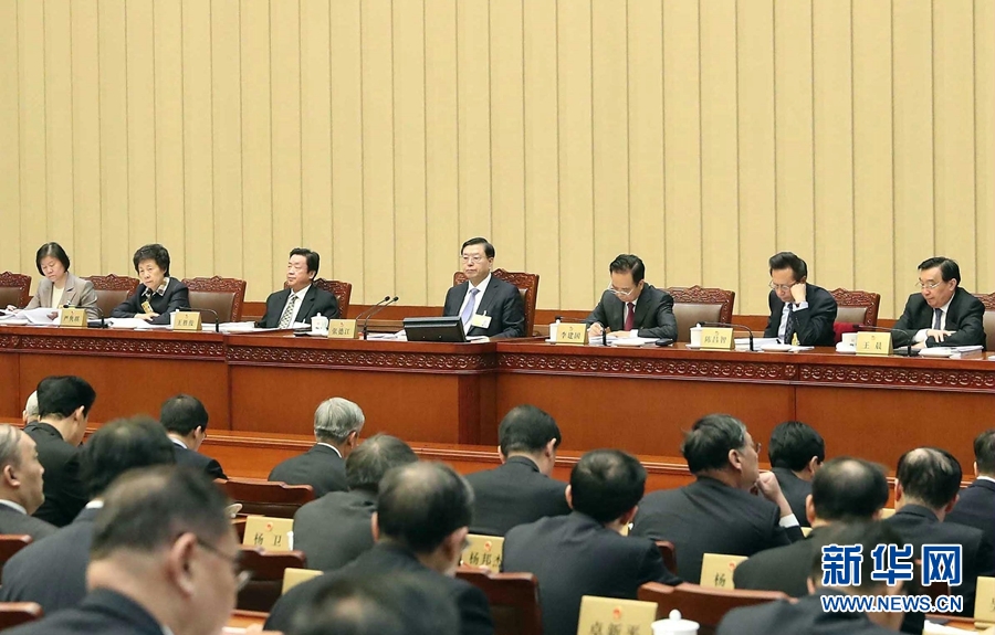 2月23日，十二屆全國人大常委會第三十三次會議在北京人民大會堂開幕。張德江委員長主持會議。 新華社記者　劉衛(wèi)兵　攝