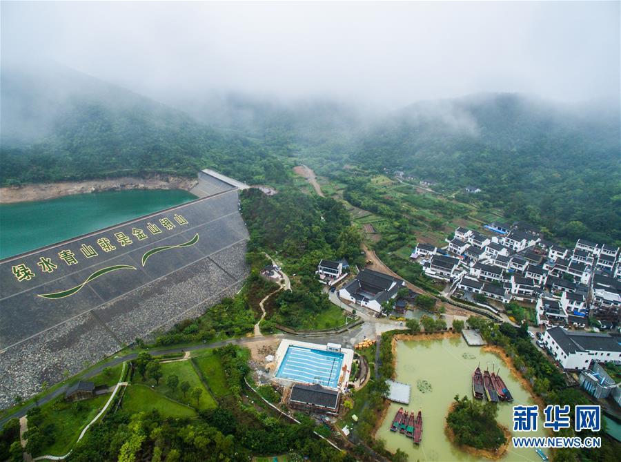 （新華全媒頭條·圖文互動）（3）領航新時代中國經(jīng)濟航船——從中央財經(jīng)領導小組會議看以習近平同志為核心的黨中央駕馭中國經(jīng)濟