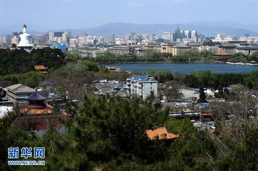 （在習(xí)近平新時(shí)代中國特色社會主義思想指引下——新時(shí)代新氣象新作為·新華全媒頭條·圖文互動）（9）最濃是這中國紅——北京市西城區(qū)弘揚(yáng)紅墻意識深化改革發(fā)展紀(jì)實(shí)