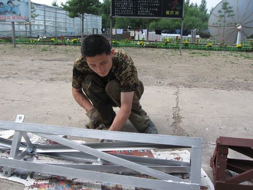 【網(wǎng)絡(luò)媒體國防行】軍中小能手！漠河雷達(dá)站里，別樣軍旅文化生活讓人“驚艷”