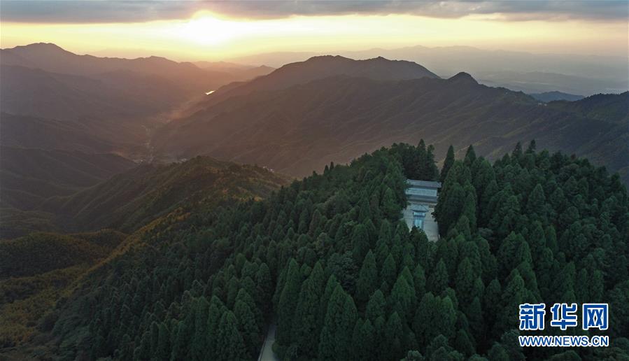 （百城百縣百企調研行·圖文互動）（3）從貧瘠山區(qū)到旅游新城——革命搖籃井岡山的“新名片” 