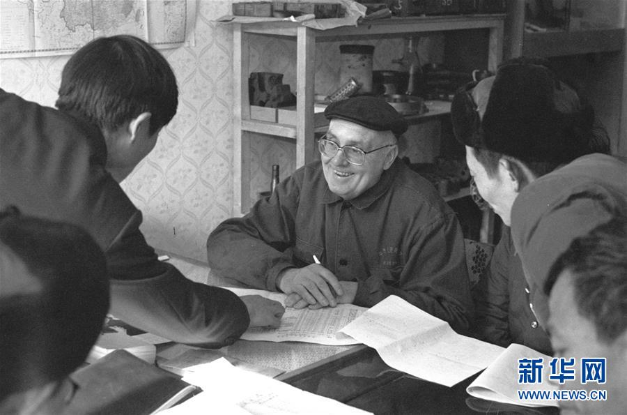 （圖文互動）（2）為發(fā)展和進步，與中國攜手同行——中國改革友誼獎章獲得者群像 