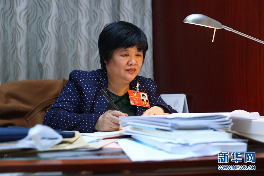 （兩會(huì)·基層委員履職故事）（2）全國政協(xié)委員杜麗群：重視傳染病防治專業(yè)人才隊(duì)伍建設(shè)