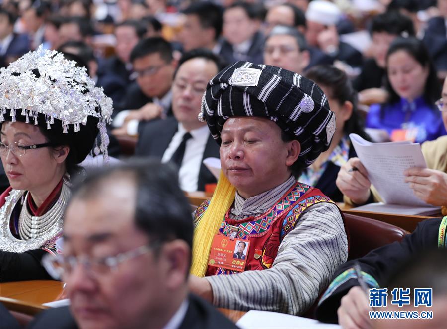 （兩會&middot;基層代表履職故事）（2）全國人大代表龍獻文：幸福都是奮斗出來的!