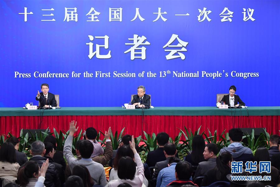 （兩會(huì)&middot;XHDW）（1）教育部部長(zhǎng)陳寶生就&ldquo;努力讓每個(gè)孩子都能享有公平而有質(zhì)量的教育&rdquo;答記者問(wèn)