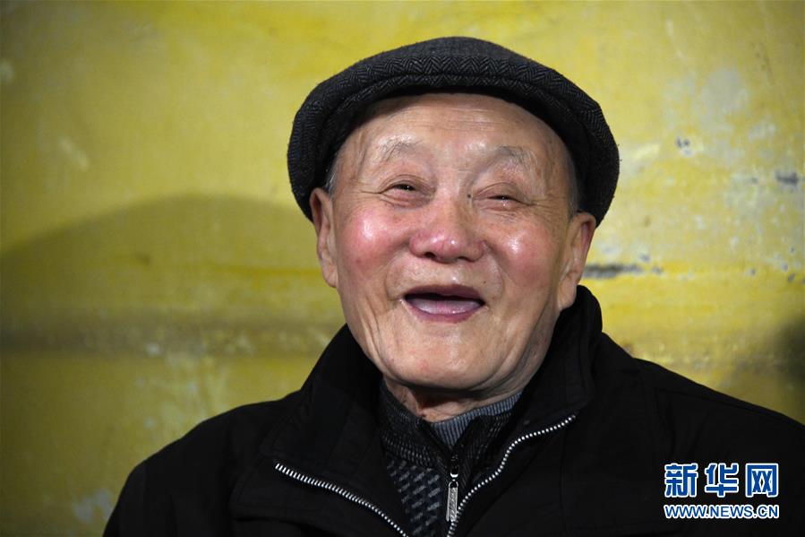 （新華全媒頭條·圖文互動）（1）鍛造領(lǐng)航復(fù)興的中流砥柱——寫在“不忘初心、牢記使命”主題教育即將啟動之際