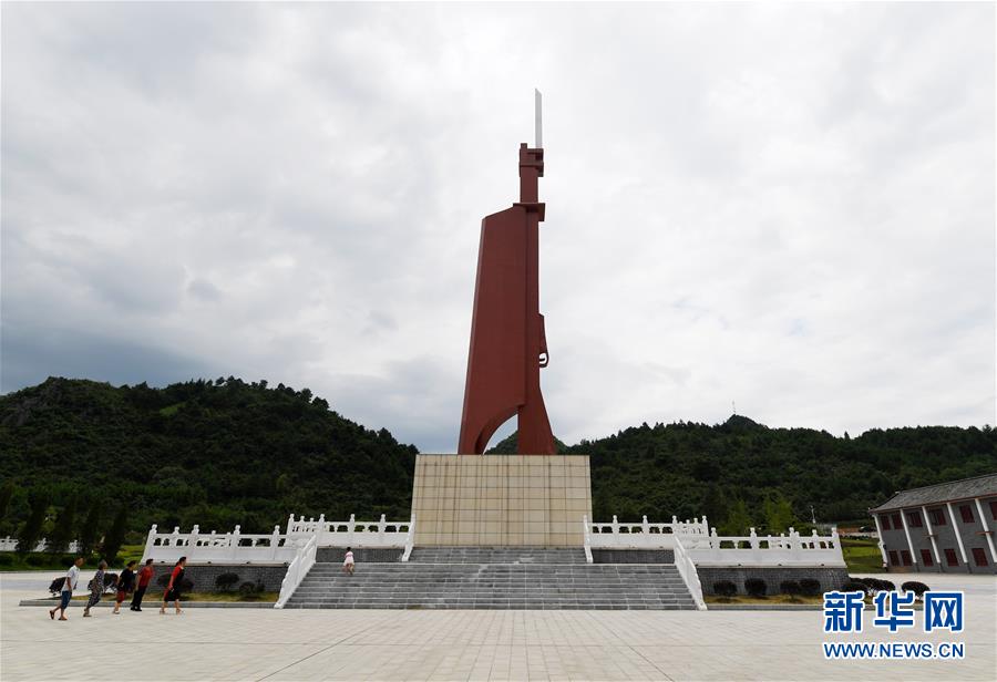 （壯麗70年·奮斗新時(shí)代——記者再走長(zhǎng)征路·圖文互動(dòng)）（2）他們，找到了3000多個(gè)紅軍烈士的名字