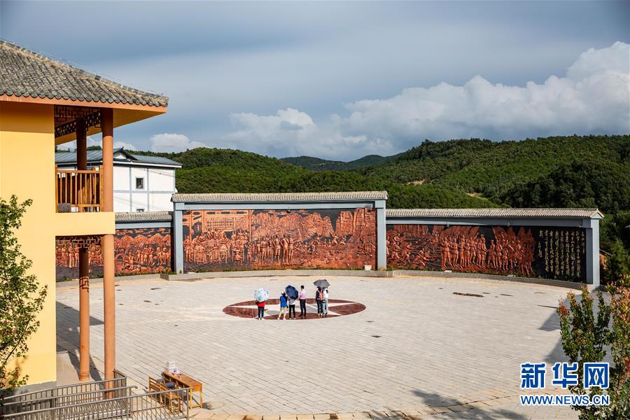 （新華全媒頭條·壯麗70年·奮斗新時(shí)代——記者再走長(zhǎng)征路·圖文互動(dòng)）（2）前進(jìn)，向著光明的方向——尋訪金沙江畔紅色印記