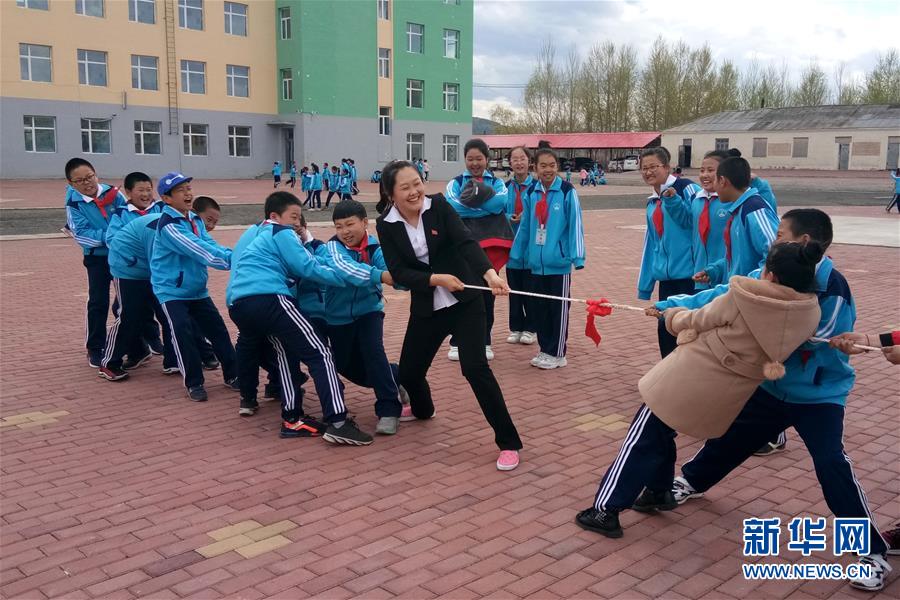 （不忘初心、牢記使命·圖文互動）（3）鄉(xiāng)村教師袁艷敏：點(diǎn)亮山區(qū)孩子的夢