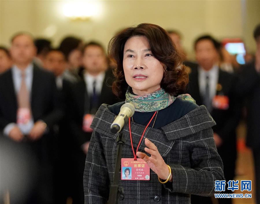 （兩會(huì)·面對面）（14）全國人大代表接受采訪