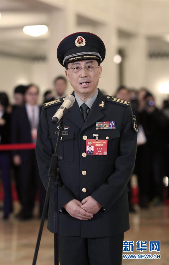 （兩會(huì)·面對面·XHDW）（7）全國政協(xié)委員接受采訪