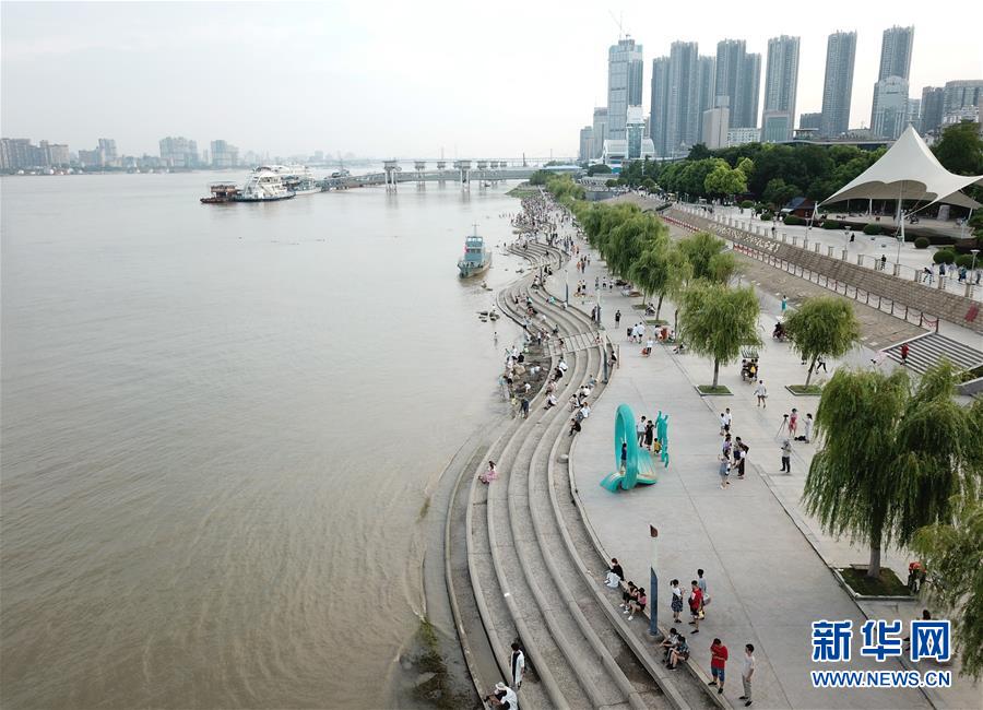 （新華全媒頭條·圖文互動）（2）深入推進大保護 打造引領高質(zhì)量發(fā)展生力軍——推動長江經(jīng)濟帶發(fā)展座談會召開四年間