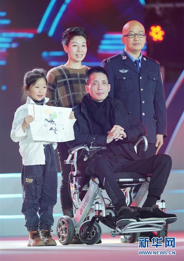 （圖文互動(dòng)）（3）&ldquo;中國網(wǎng)事&middot;感動(dòng)2019&rdquo;十大年度網(wǎng)絡(luò)人物揭曉