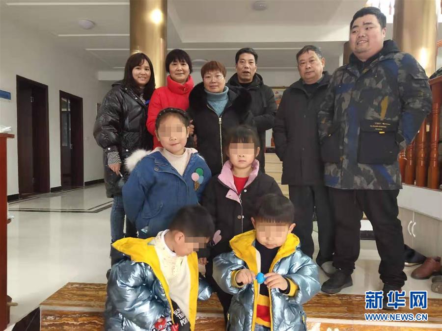 （聚焦疫情防控·圖文互動）（2）從武漢返鄉(xiāng)的一家人：“鄰里情割不斷，自行隔離是義務”