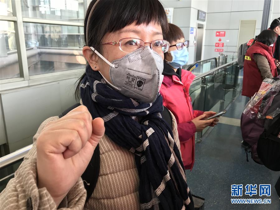 （熱點(diǎn)鮮報(bào)·圖文互動(dòng)）（2）三代人的約定：父母送我援湖北，我給孩子樹(shù)榜樣