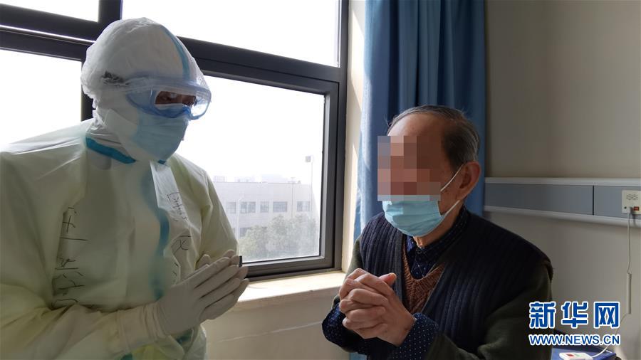 （聚焦疫情防控·圖文互動）（1）重癥醫(yī)生王洪亮：“沖在前，守到底”