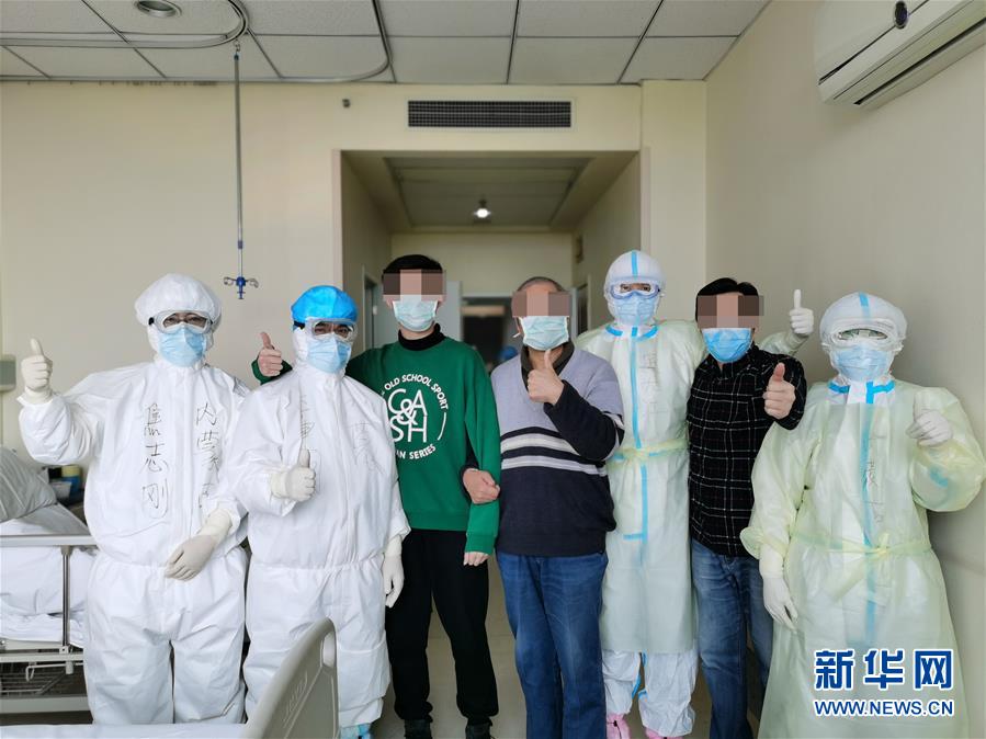 （聚焦疫情防控·圖文互動）（2）重癥醫(yī)生王洪亮：“沖在前，守到底”