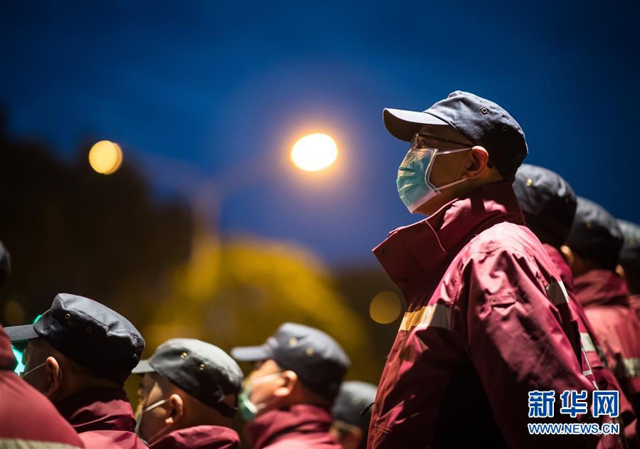 （新華全媒頭條·圖文互動）（12）最美逆行者，武漢永遠(yuǎn)記得你！——首批援鄂醫(yī)療隊返程紀(jì)實