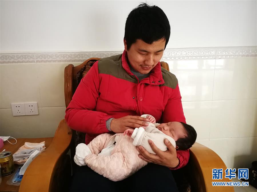 （一線抗疫群英譜·圖文互動(dòng)）（7）羅文浩：“女兒，你的名字里有溫暖，有榮光！”