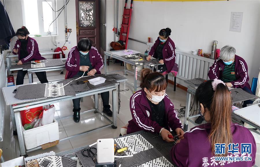 （在習(xí)近平新時(shí)代中國(guó)特色社會(huì)主義思想指引下——新時(shí)代新作為新篇章·習(xí)近平總書記關(guān)切事·圖文互動(dòng)）（2）助你飛翔，擁抱陽(yáng)光——助力殘疾人脫貧攻堅(jiān)故事