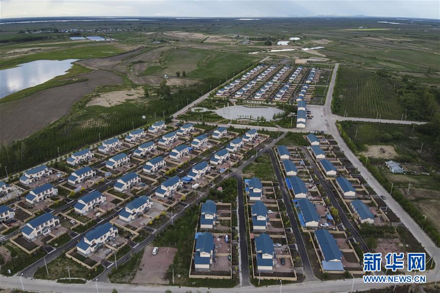 (新華全媒頭條·走向我們的小康生活·圖文互動(dòng))(16)迎著東升的紅日——走向小康之路的赫哲族