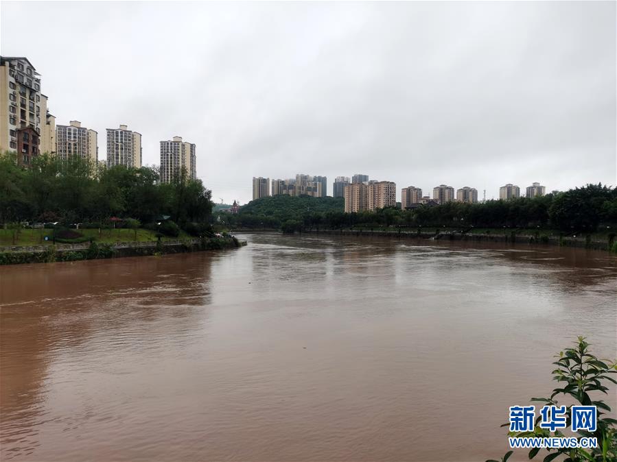 （圖文互動）（3）重慶6個(gè)區(qū)縣降暴雨 榮昌瀨溪河出現(xiàn)超保證水位洪水