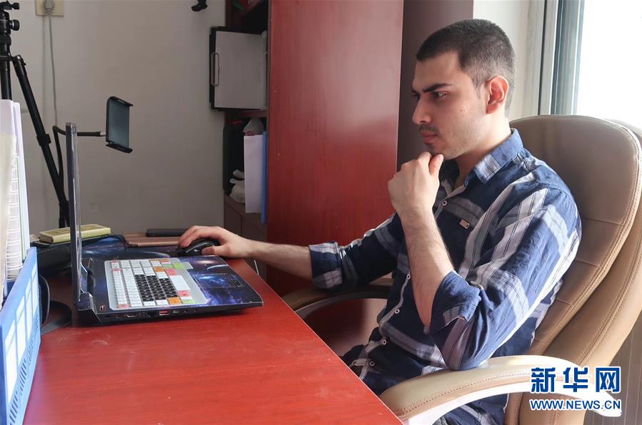 (抗疫中的真善美·圖文互動)(1)阿富汗留學(xué)生沙溢:我理解了制度優(yōu)勢的含義