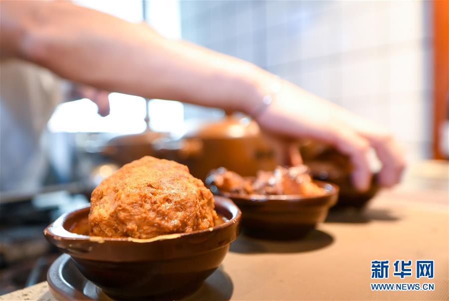 （在習(xí)近平新時(shí)代中國特色社會主義思想指引下——新時(shí)代新作為新篇章·習(xí)近平總書記關(guān)切事·圖文互動）（7）珍惜盤中餐，狠剎浪費(fèi)風(fēng)——各地積極行動堅(jiān)決制止餐飲浪費(fèi)