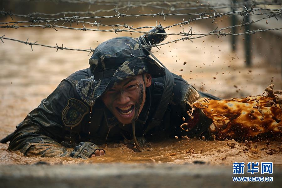 （在習近平強軍思想指引下·我們在戰(zhàn)位報告·圖文互動）（2）駐澳門部隊：濠江之畔，最可愛的人