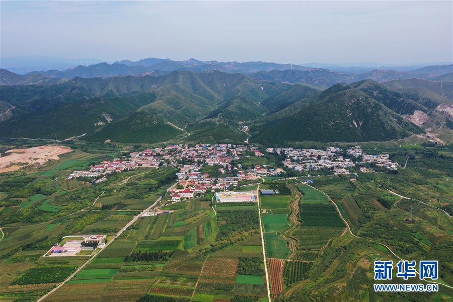 （新華全媒頭條&middot;走向我們的小康生活&middot;圖文互動）（13）長城腳下，小康村串成&ldquo;珍珠鏈&rdquo;