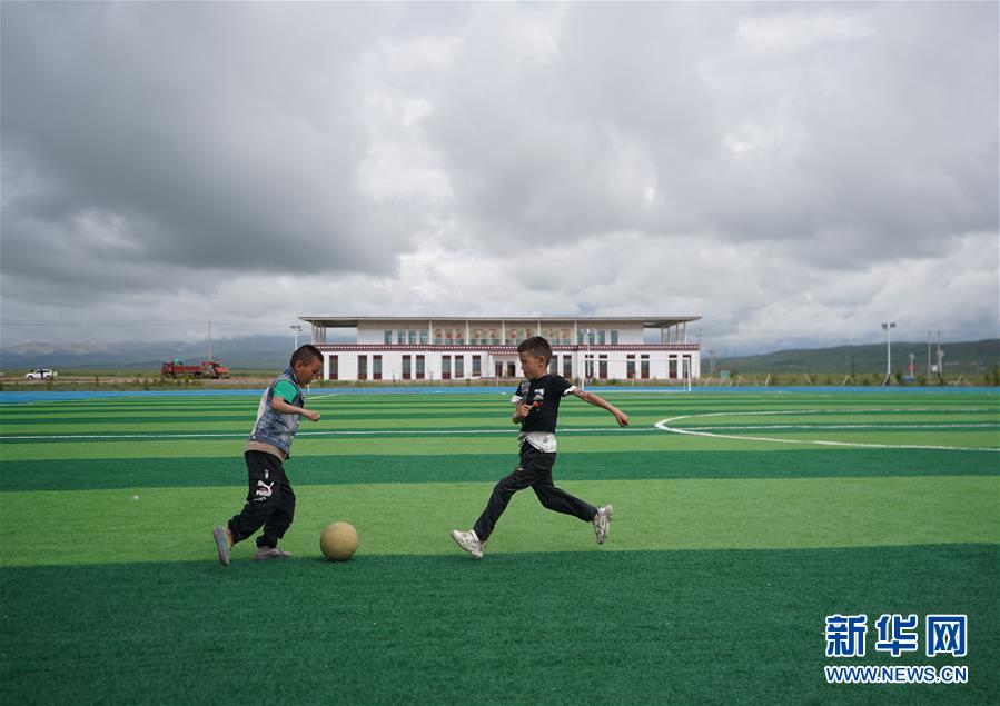 （新華全媒頭條&middot;走向我們的小康生活&middot;決戰(zhàn)決勝脫貧攻堅&middot;圖文互動）（10）高原上綻放的光芒&mdash;&mdash;來自青海攻克深度貧困堡壘的故事