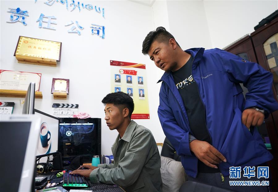 （新華全媒頭條&middot;走向我們的小康生活&middot;決戰(zhàn)決勝脫貧攻堅&middot;圖文互動）（11）高原上綻放的光芒&mdash;&mdash;來自青海攻克深度貧困堡壘的故事