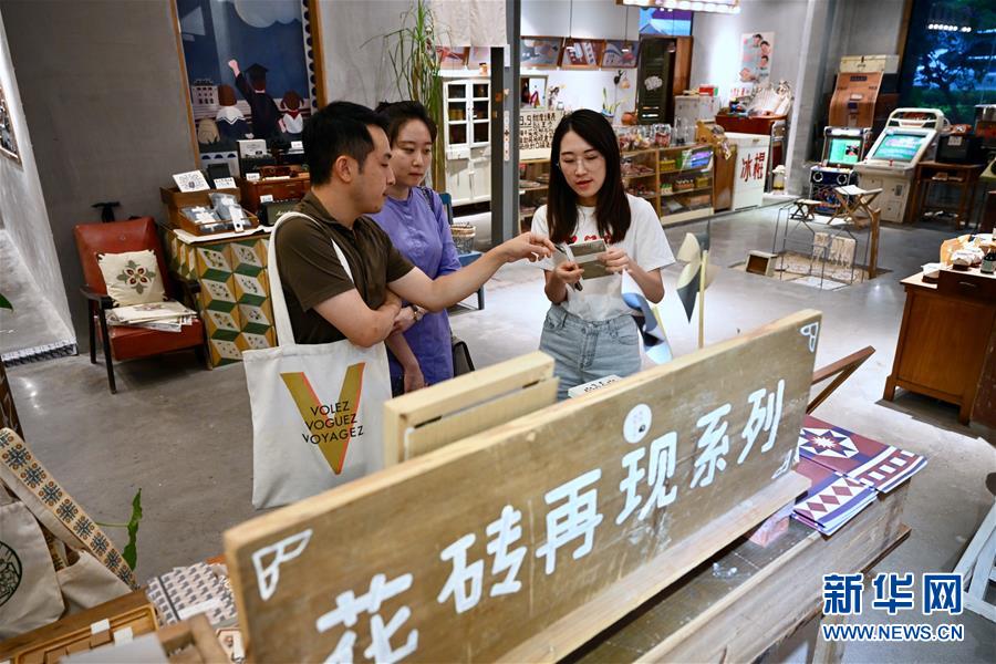 （特區(qū)40年·圖文互動(dòng)）（3）老廠房變身“夢工廠”折射廈門經(jīng)濟(jì)特區(qū)40年變遷