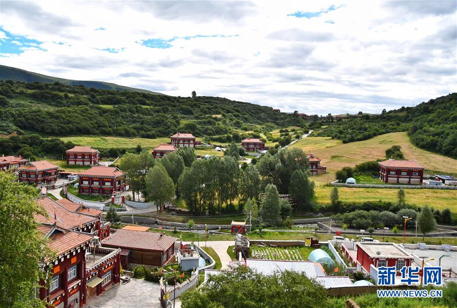 (新華全媒頭條·圖文互動)(5)命運的轉折——寫在四川甘孜藏族自治州建州70年之際