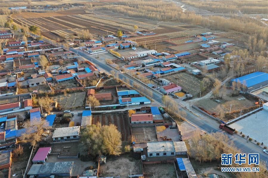 （全面建成小康社會“百城千縣萬村”調(diào)研行·圖文互動）（2）互助互利，小甘薯帶來甜蜜日子——內(nèi)蒙古奈曼旗互利村闖出產(chǎn)業(yè)致富之路