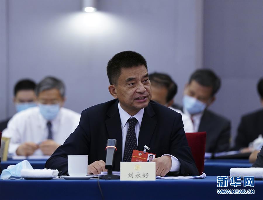 （新華全媒頭條·圖文互動）（10）從人民中汲取磅礴力量——習(xí)近平總書記同出席2020年全國兩會人大代表、政協(xié)委員共商國是紀(jì)實