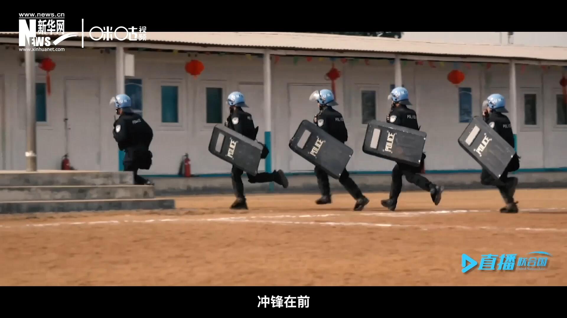有這樣一支隊伍，他們不畏艱險，沖鋒在前，頭戴藍(lán)盔，為和平而戰(zhàn)，他們的名字叫做聯(lián)合國維和部隊。