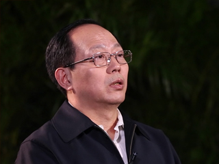 如何發(fā)展壯大體育產(chǎn)業(yè)？